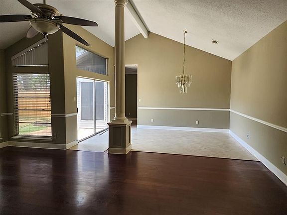 4th image of 1930 Grove Court Dr