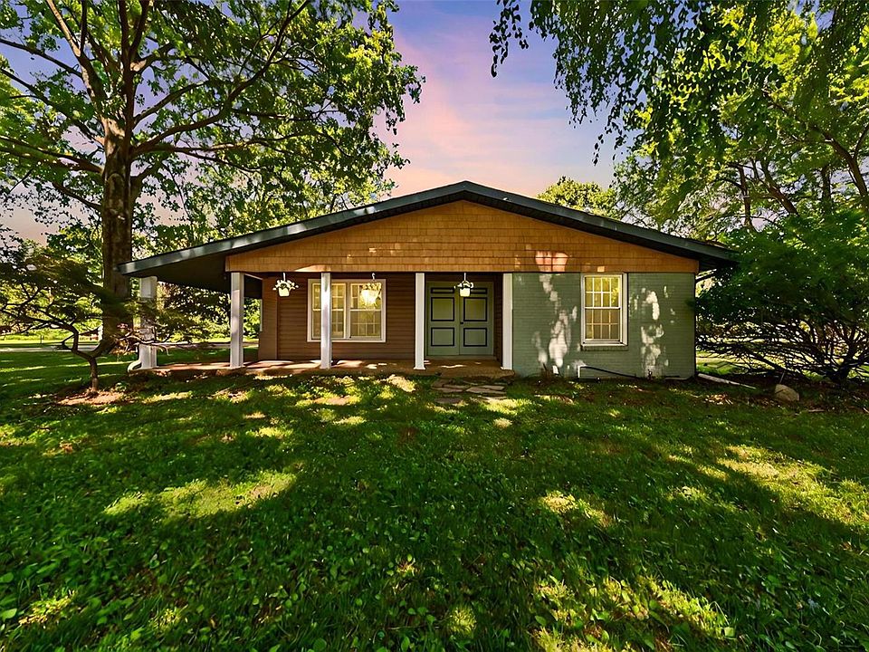1st image of 106 Castle Dr