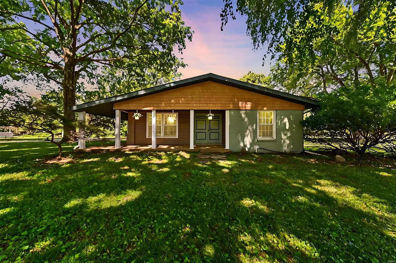 106 Castle Dr photo 1
