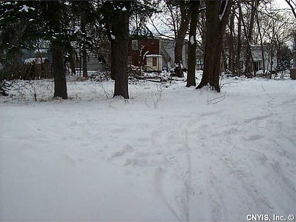 4th image of 512 Bear St