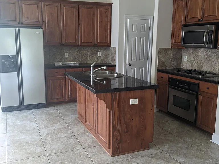 12929 Hidden Ridge Dr — Photo 4