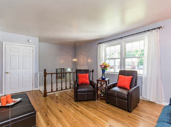 5th image of 120 Marta Dr