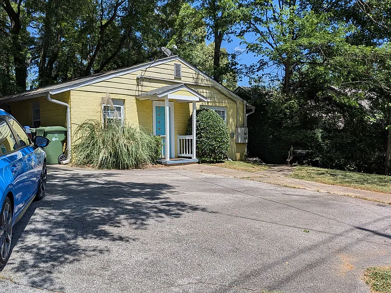 1330 Arkwright Pl SE — Photo 1