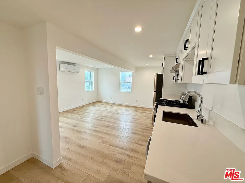 1021 Venice Blvd #4