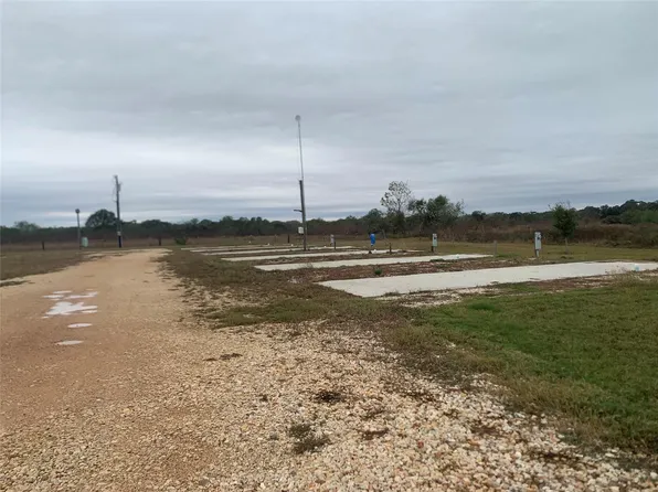 3570 Fm 822, Edna, TX 77957