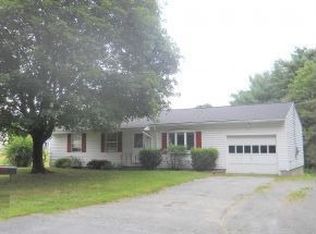 1 Indian Ridge Dr, West Lebanon, NH 03784