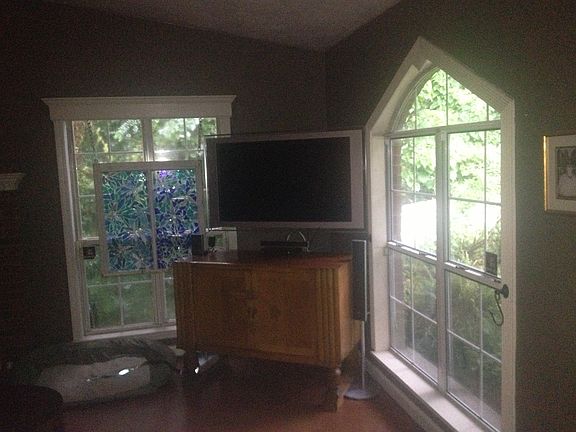 3rd image of 1932 Bay Dr
