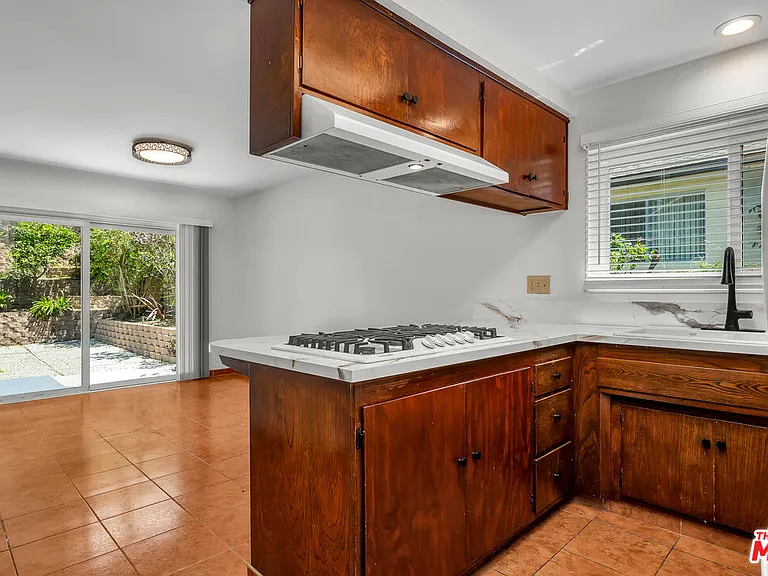 4076 Tropico Way — Photo 8