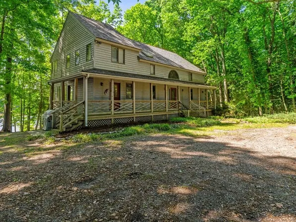 888 Brook Ave, Kinsale, VA 22488