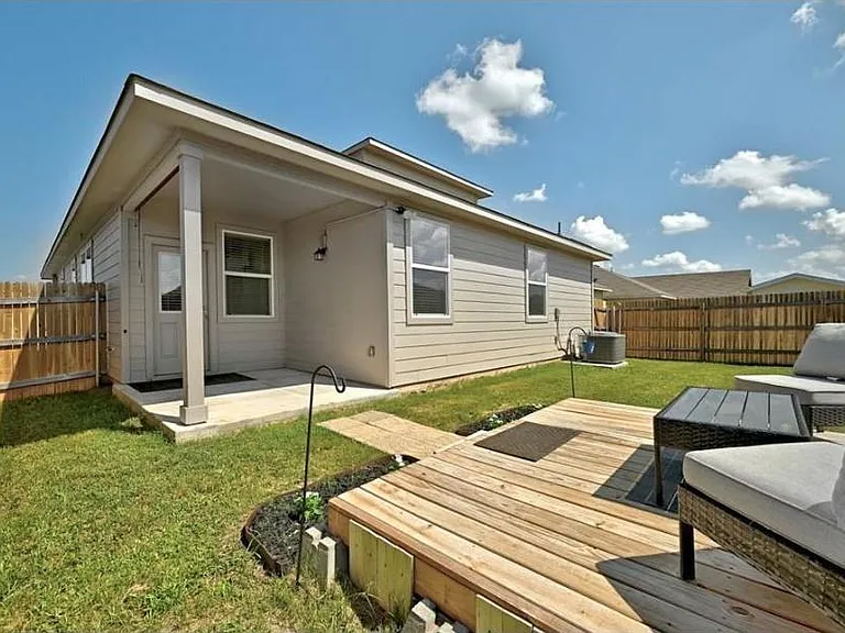 3705 Conyers Ln — Photo 26