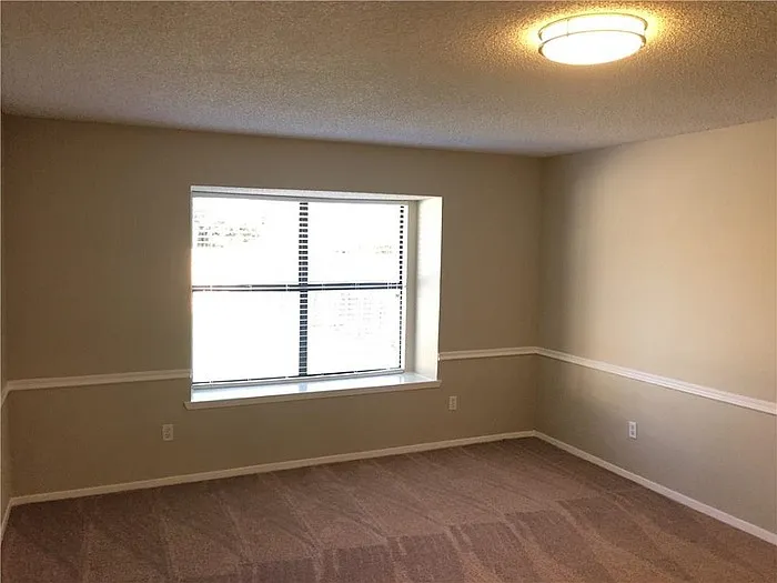 621 Shenandoah Ct — Photo 9