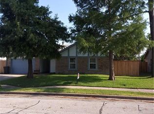 7004 Lincolnshire Ln, North Richland Hills, TX 76182