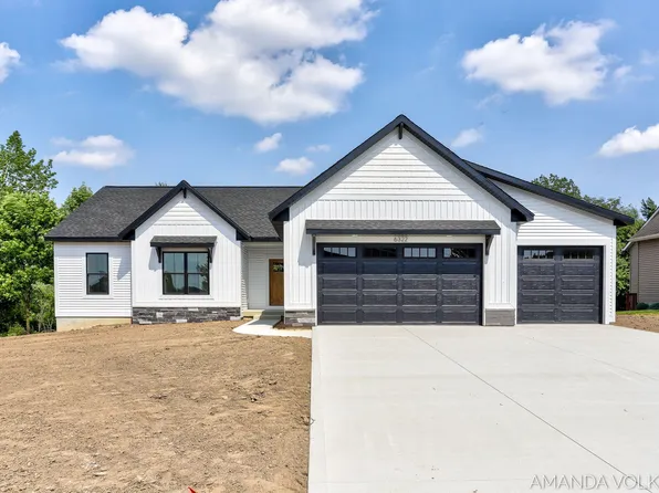 6322 Sheldon Dr, Hudsonville, MI 49426