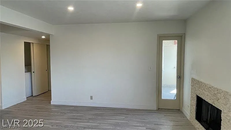 Building Photo - 1701 E Katie Ave #91