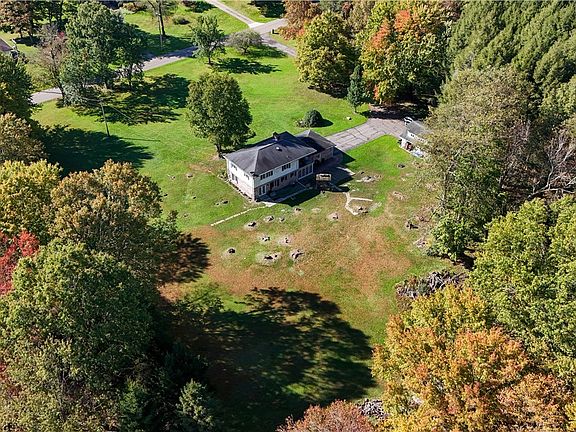 2nd image of 26 Country Club Rd
