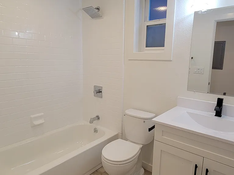 866 Pine St #B — Photo 7