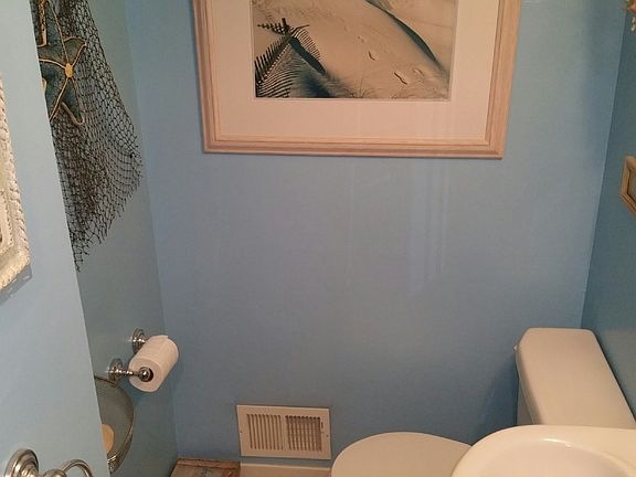 5th image of 8 Wilson Ave