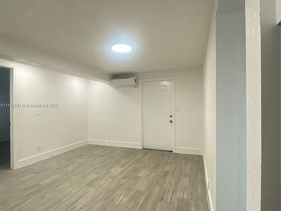4th image of 1624 NW 17th Ln #1