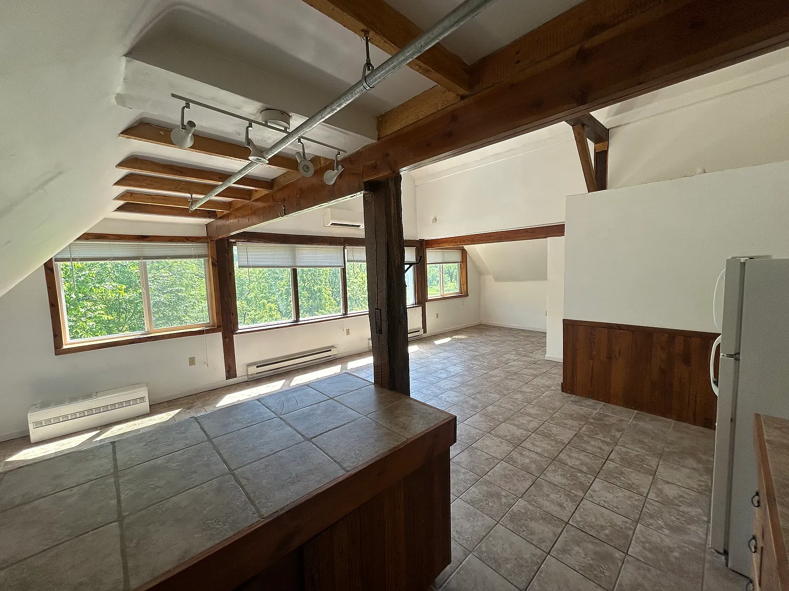 Studio, 650 sqft, $795 — Photo 2