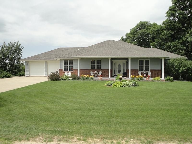 1473 McCabe Ln, Cascade, IA 52033 Zillow