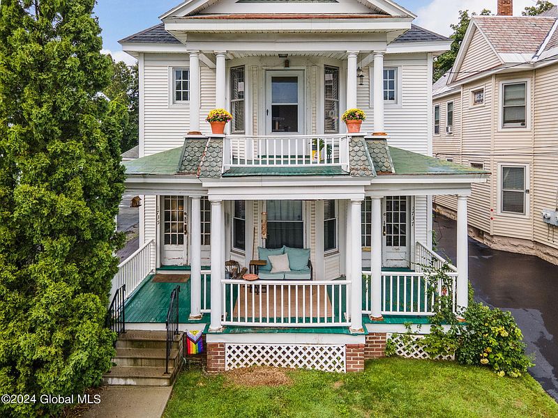 2nd image of 1735 Eastern Parkway