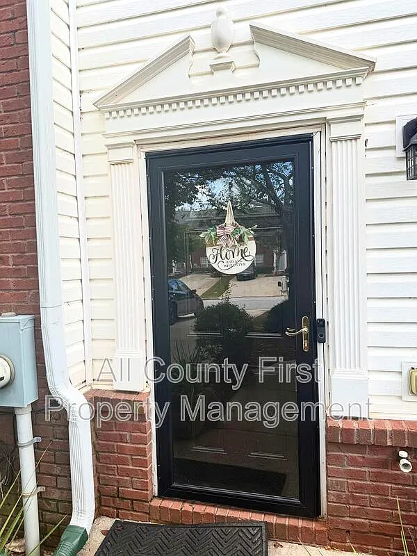 2 bed, 1.5 bath, 1280 sqft, $1,570 — Photo 3