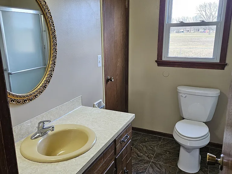 1310 W Dakota St — Photo 8