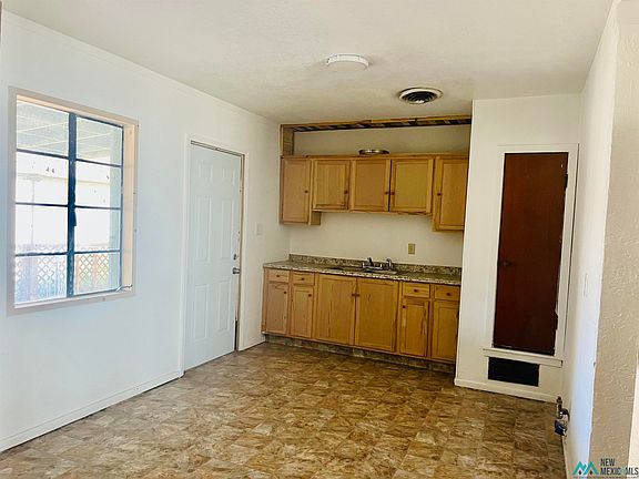 5th image of 1134 N Yucca Dr