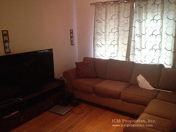4th image of 3808 N Sheffield Ave #3J