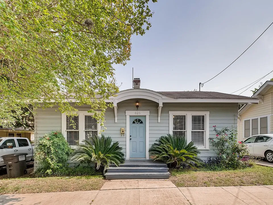 826 W Mulberry Ave