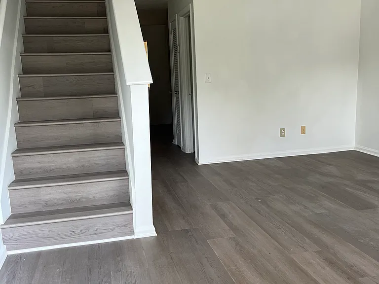 100 Timber Ln #A-B — Photo 4