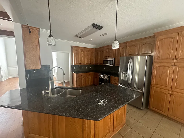 203 Eton Dr — Photo 4