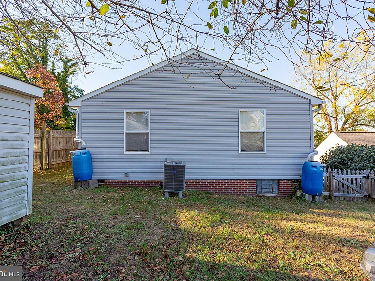 621 Wolfe St #A — Photo 23