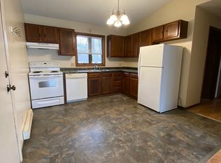 526 4th St N, Hudson, WI 54016