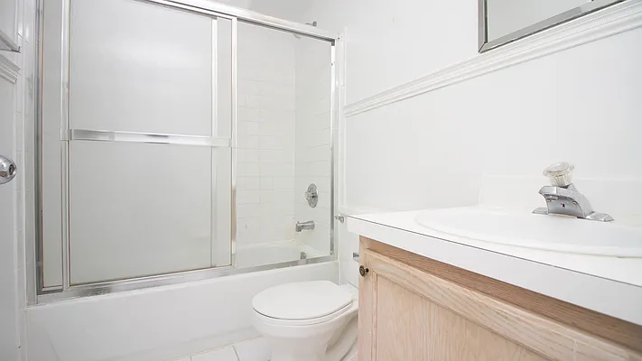 Rented by Nooklyn NYC LLC | media 18