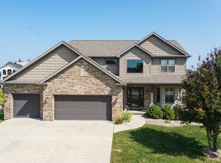 5304 Longfield Rd, Bloomington, IL 61705