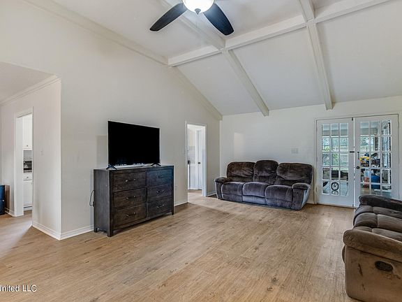 4th image of 215 Kuyrkendall Pl