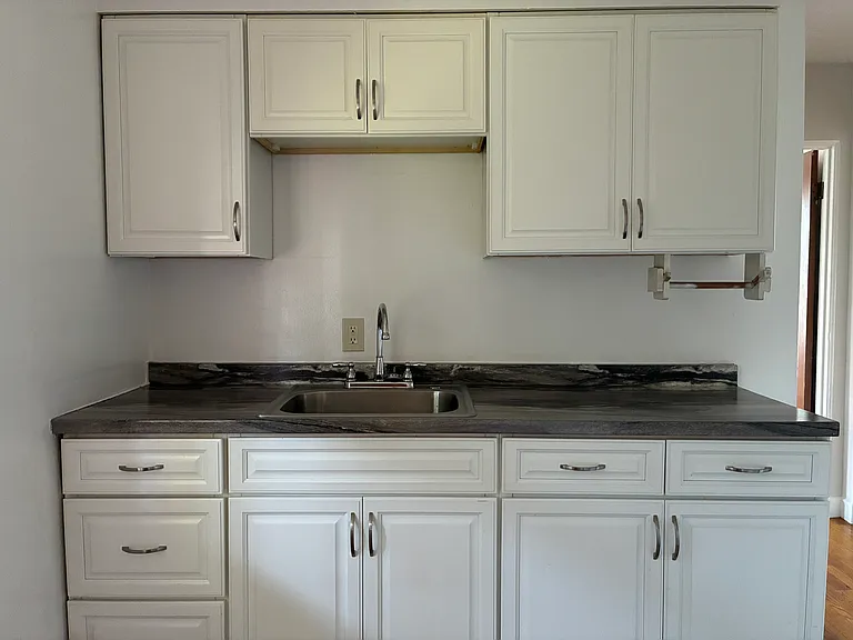 8 Lake St #3 — Photo 3