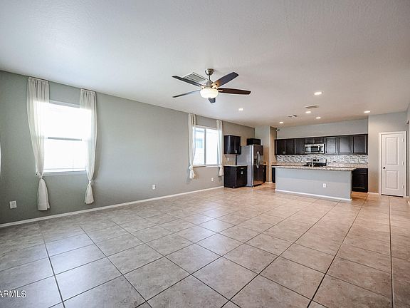 3rd image of 30948 W COLUMBUS Avenue