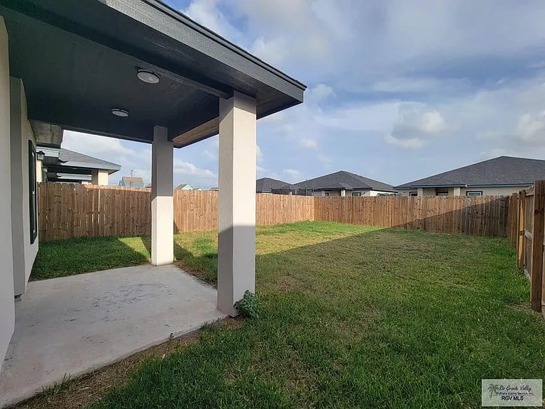 3215 Villa Rosa Dr #A — Photo 18