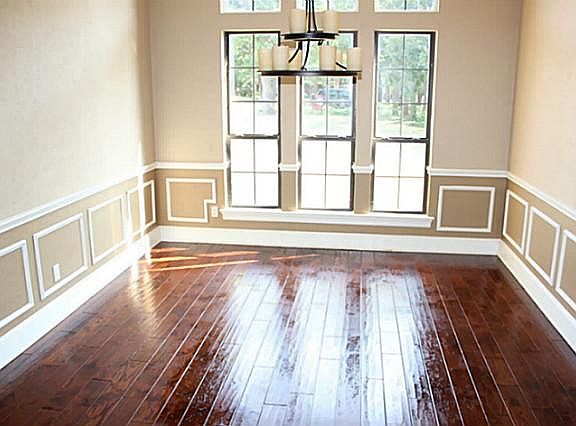 3rd image of 125 Forest Oak Ct