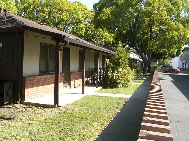 1st image of 6 Garrison Dr