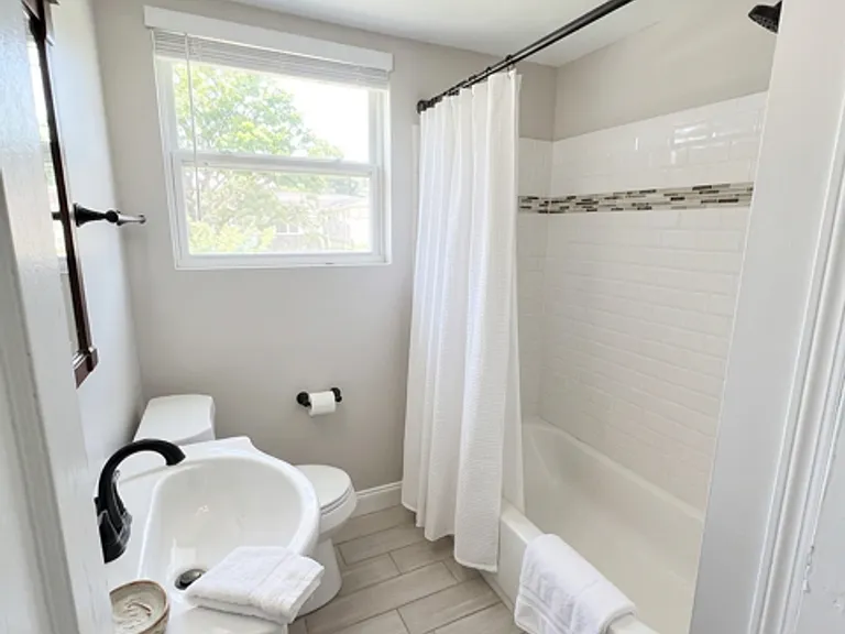Avondale I Apartments — Photo 13