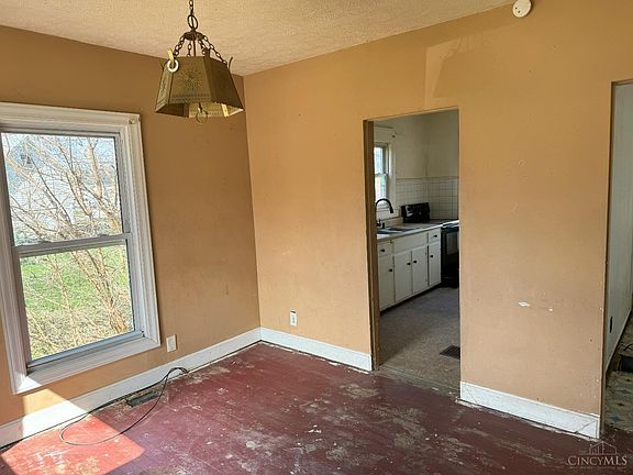 2nd image of 106 Ohio Ave