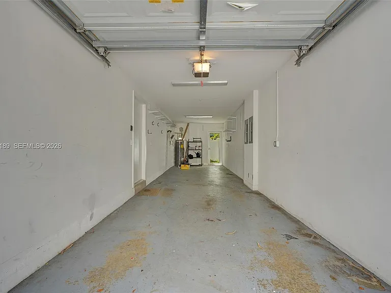 820 NE 7th St #G — Photo 12