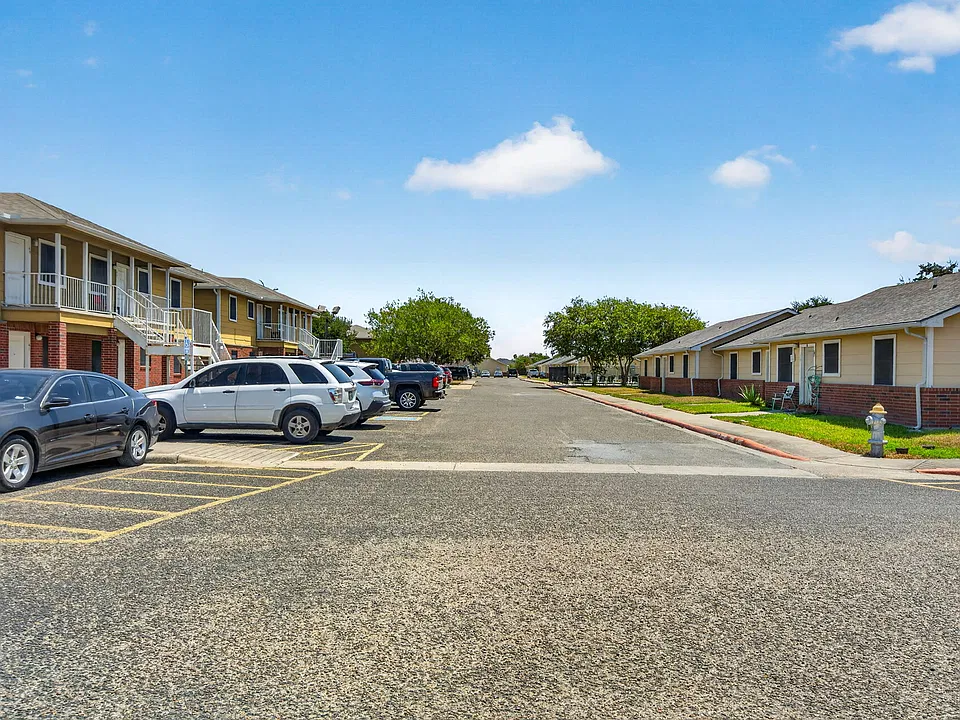 Sun Meadow Apartments