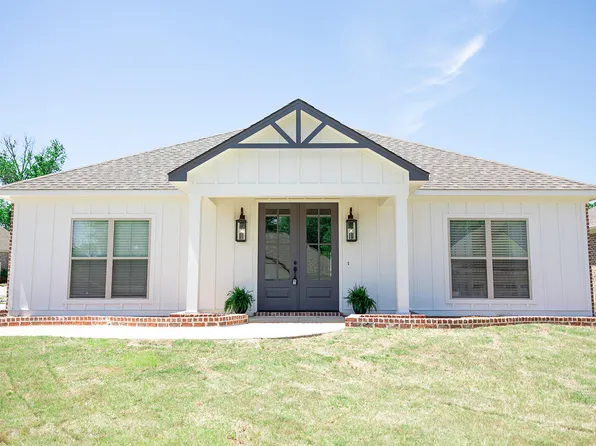 1001 Celi Pearl Cv, New Albany, MS 38652