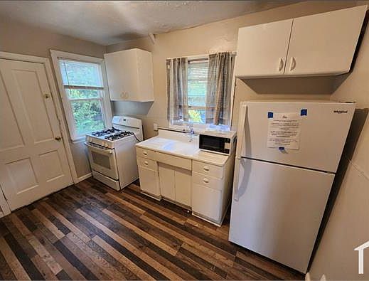 3rd image of 4091 E 81st St #2