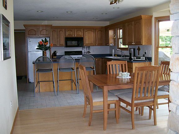 4th image of 49 Cedar Dr