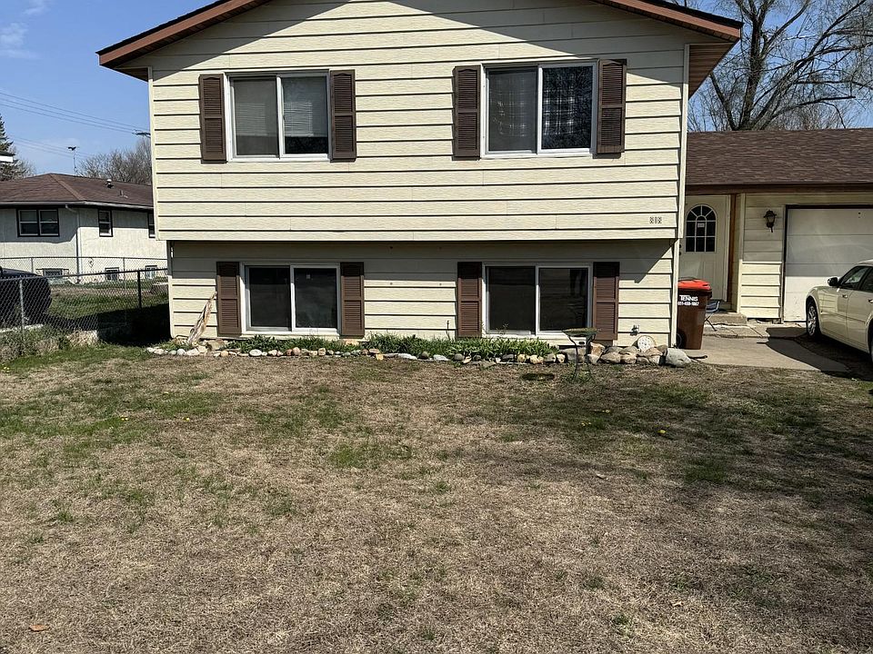1st image of 818 12th St W